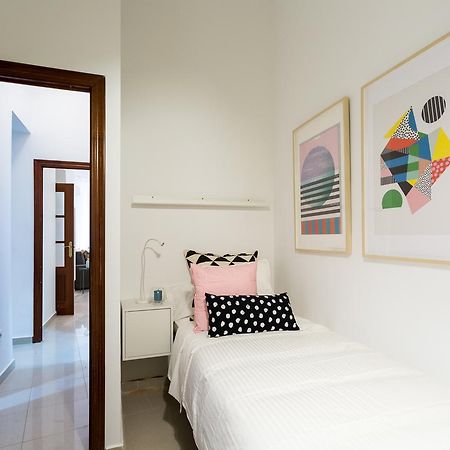 Apartamentos Diaber Gerona 22 セビリア エクステリア 写真