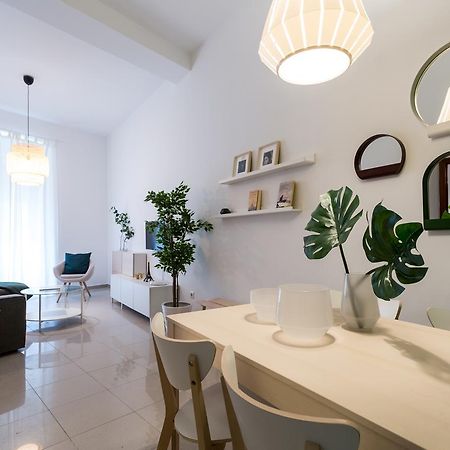 Apartamentos Diaber Gerona 22 セビリア エクステリア 写真