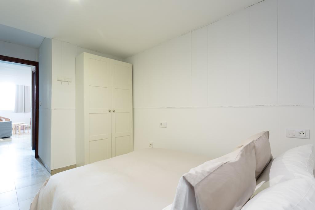 Apartamentos Diaber Gerona 22 セビリア エクステリア 写真