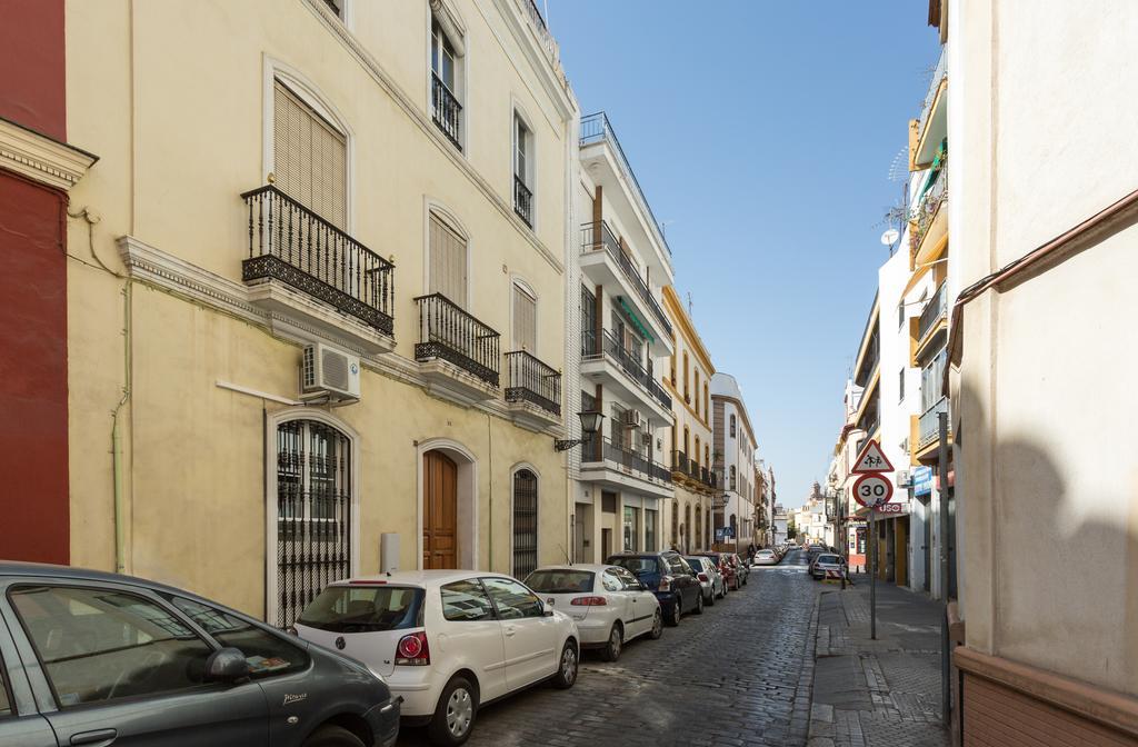 Apartamentos Diaber Gerona 22 セビリア エクステリア 写真