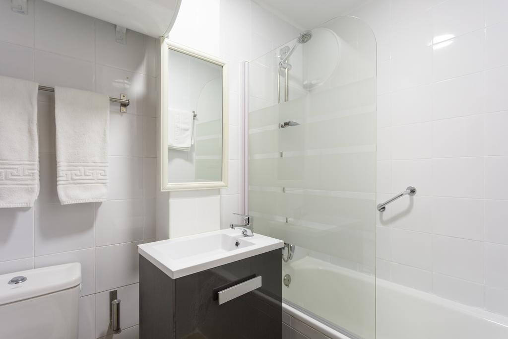 Apartamentos Diaber Gerona 22 セビリア エクステリア 写真