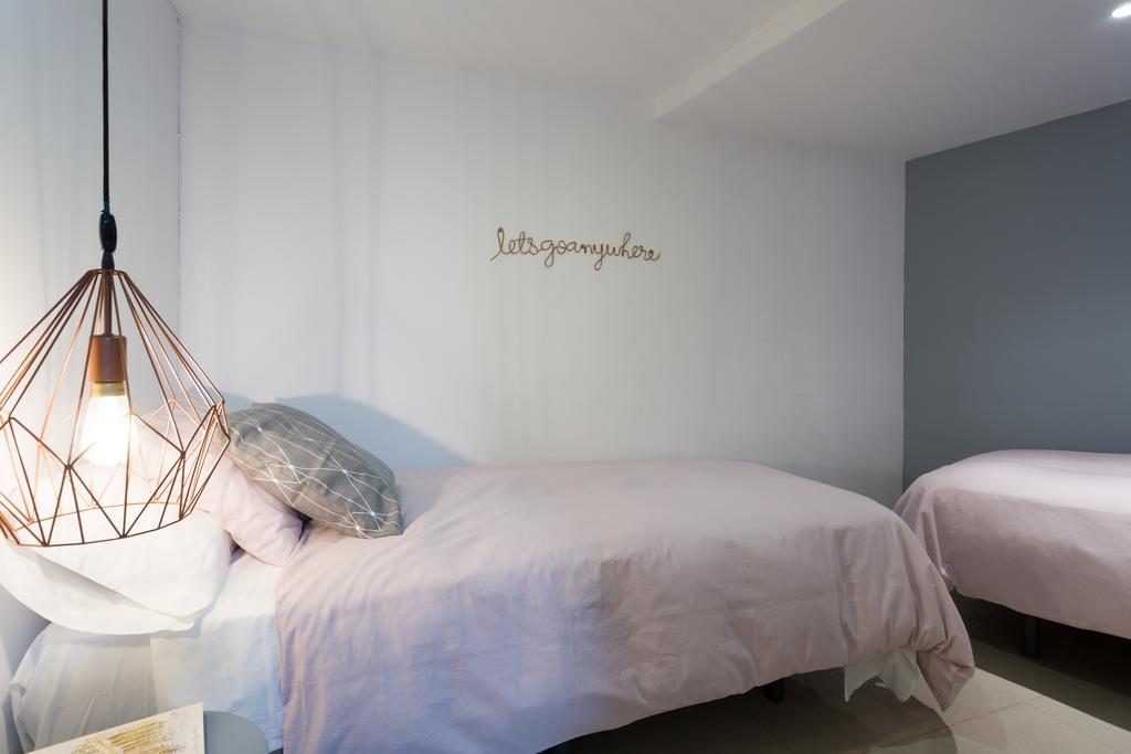 Apartamentos Diaber Gerona 22 セビリア エクステリア 写真