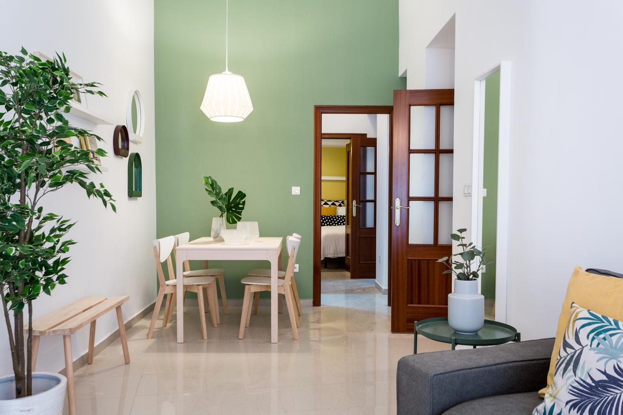Apartamentos Diaber Gerona 22 セビリア エクステリア 写真