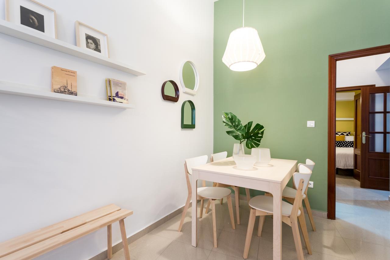 Apartamentos Diaber Gerona 22 セビリア エクステリア 写真