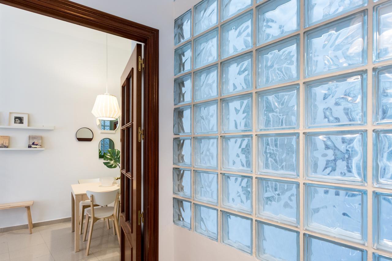 Apartamentos Diaber Gerona 22 セビリア エクステリア 写真