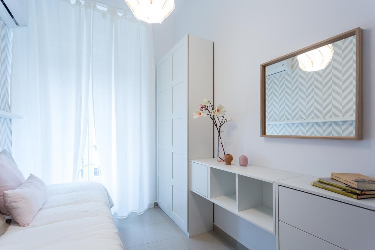 Apartamentos Diaber Gerona 22 セビリア エクステリア 写真